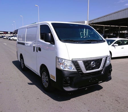 Nissan Urvan 2020, photo 2 of 4