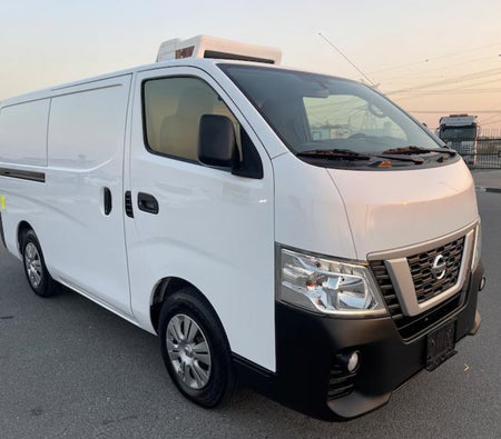 Nissan Urvan 2021, photo 3 of 4
