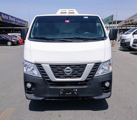 Nissan Urvan 2021, photo 2 of 4