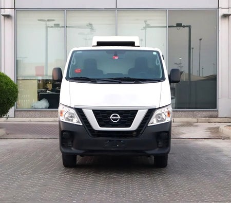 Nissan Urvan 2022, photo 2 of 4