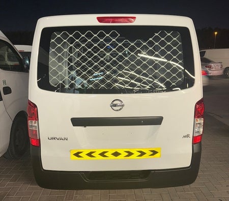 Nissan Urvan 2022, photo 4 of 4