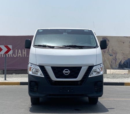 Nissan Urvan 2022, photo 2 of 4