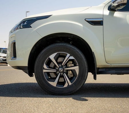 Nissan Xterra Platinum 2023, photo 2 of 4