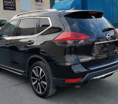 Black Nissan XTrail 2018