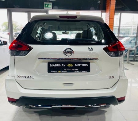 White Nissan  2020