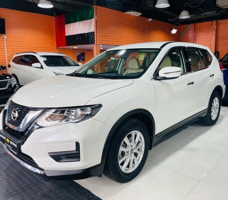 White Nissan  2020