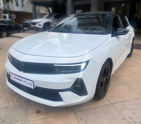 White Opel Astra 1.5L GS Line 2023 White Opel Astra 1.5L GS Line 2023