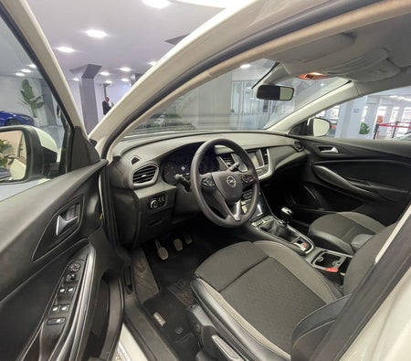 Weiß Opel Großland 2021
