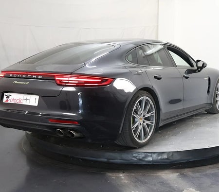  Porsche Panamera 4 E-Hybrid 2020