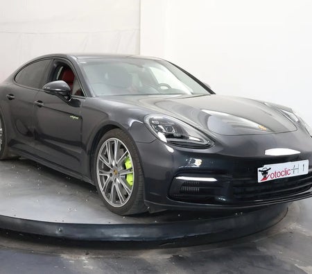  Porsche Panamera 4 E-Hybrid 2020