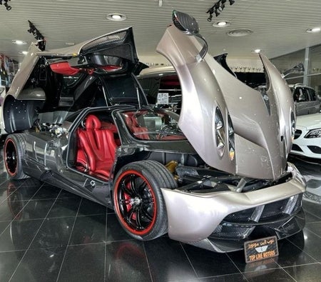 Pagani Huayra  2015, photo 2 of 4
