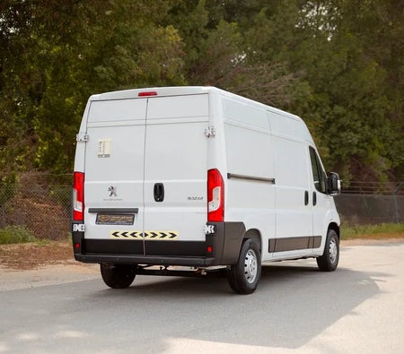 Белый Peugeot Boxer L2H2 2023 год