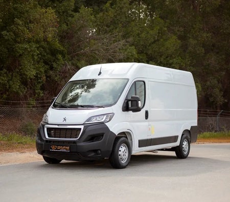 Белый Peugeot Boxer L2H2 2023 год Белый Peugeot Boxer L2H2 2023 год