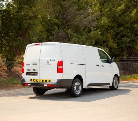 Белый Peugeot Expert L3 2022 год