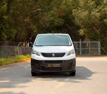 Белый Peugeot Expert L3 2022 год Белый Peugeot Expert L3 2022 год