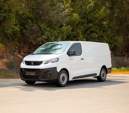 Белый Peugeot Expert L3 2022 год Белый Peugeot Expert L3 2022 год