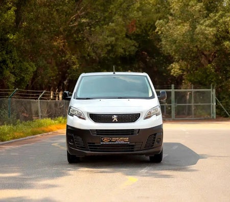 Белый Peugeot Expert L3 2022 год