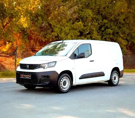 Peugeot Partner Van Long Body 2022, photo 1 of 4