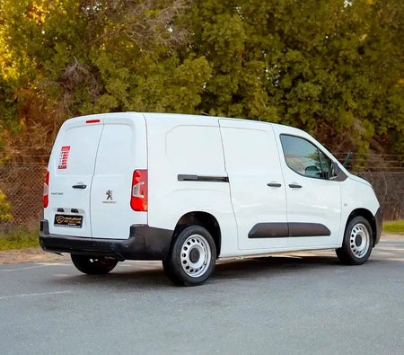 Peugeot Partner Van Long Body 2020, photo 3 of 4
