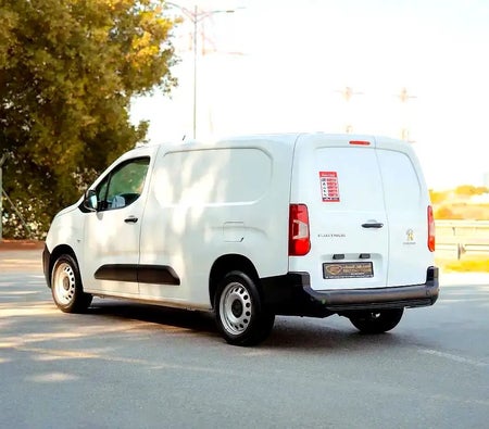 أبيض بيجو Partner Van Long Body 2020 أبيض بيجو Partner Van Long Body 2020