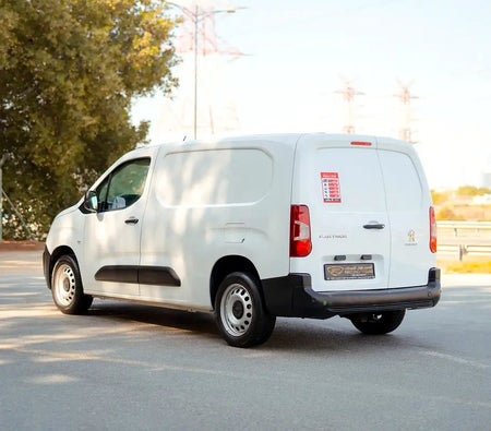 أبيض بيجو Partner Van Long Body 2020