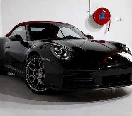 Porsche 911 Carrera 2025, photo 2 of 4