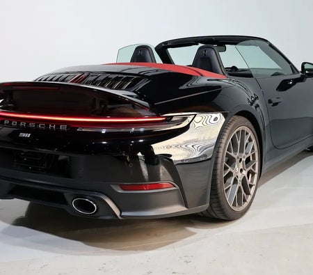Porsche 911 Carrera 2025, photo 4 of 4