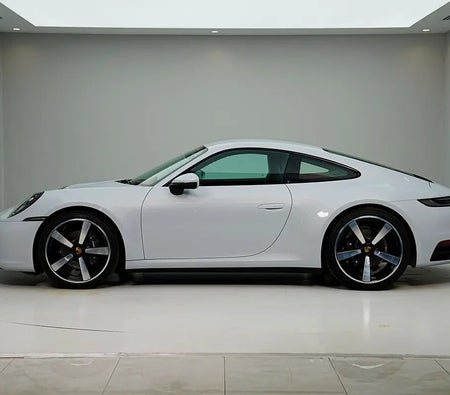 Porsche 911 Carrera 2024, photo 3 of 4