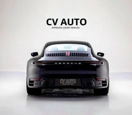 Negro Porsche 911 Carrera 2023