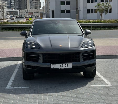 Porsche Cayenne Coupe 2025, photo 2 of 4