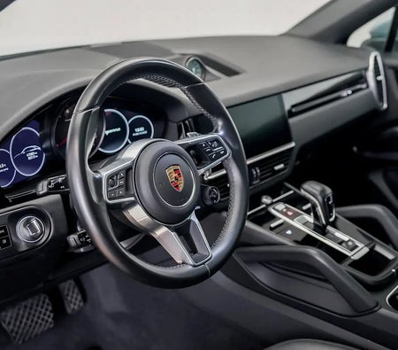 Gümüş Porsche Cayenne Coupe 2021 Gümüş Porsche Cayenne Coupe 2021