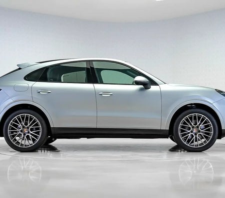 Gümüş Porsche Cayenne Coupe 2021