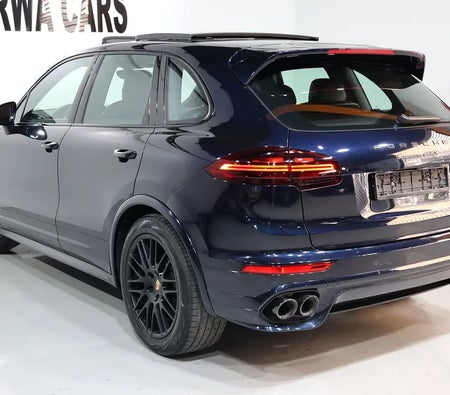 Porsche Cayenne GTS 2016, photo 3 of 4