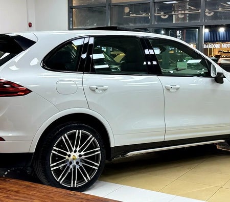 White Porsche Cayenne Platinum Edition 2017