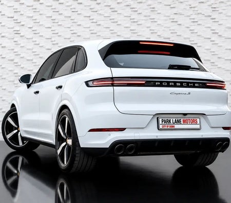 Porsche Cayenne S 2024, photo 2 of 4