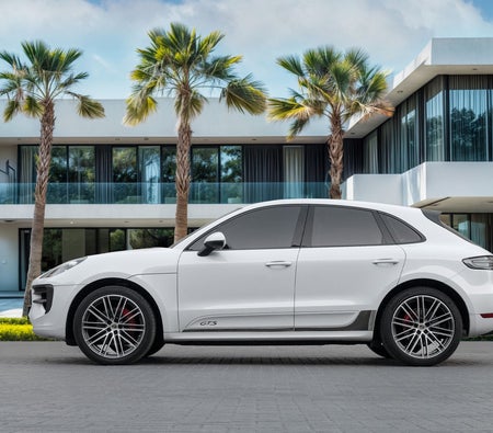 White Porsche Macan Turbo 2020