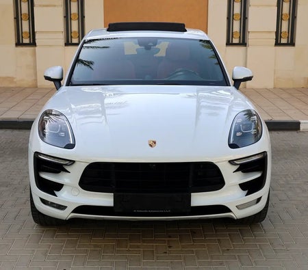 Porsche Macan GTS  2018, photo 2 of 4