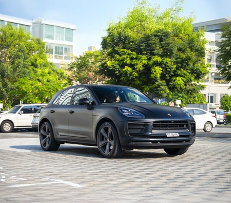 Porsche Macan Turbo 2024