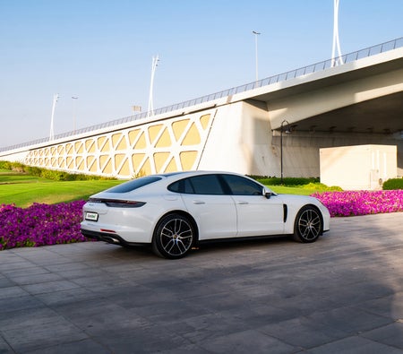 Porsche Panamera 2023