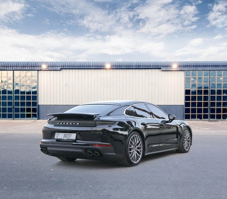 Black Porsche Panamera 2024