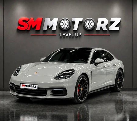 Porsche Panamera 4S 2017, photo 3 of 4