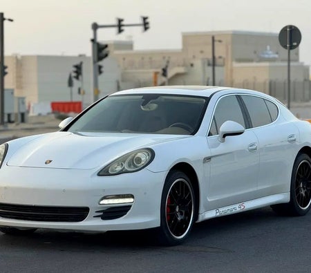 Weiß Porsche Panamera 4S 2010 Weiß Porsche Panamera 4S 2010