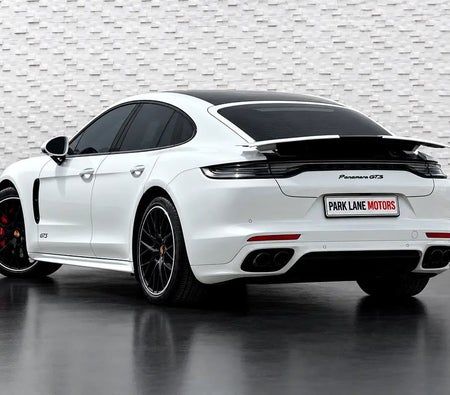 Porsche Panamera GTS 2022, photo 3 of 4