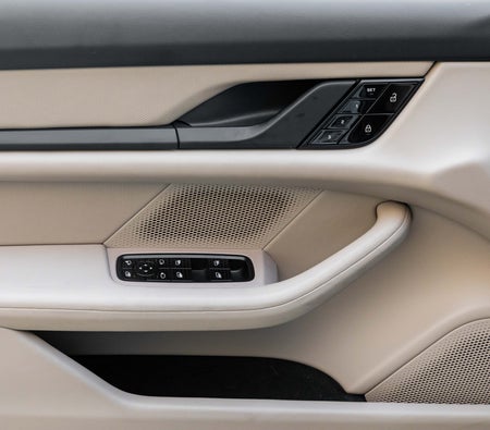 Porsche Taycan 2021, photo 4 of 4