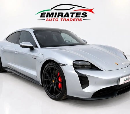 Porsche Taycan GTS 2023, photo 3 of 4