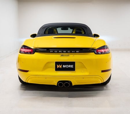 Sarı Porsche 718 Boxster S 2024