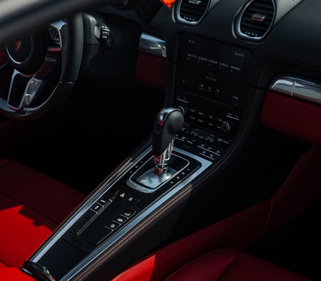 Porsche 718 Cayman 2024