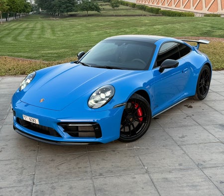 Porsche 911 Carrera 4 GTS 2023