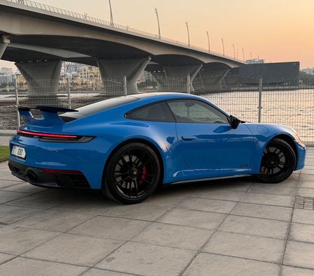 Porsche 911 Carrera 4 GTS 2023