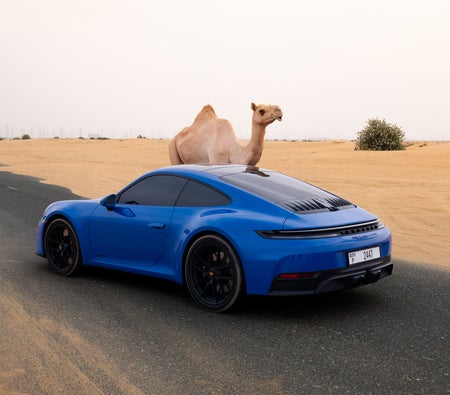 Porsche 911 Carrera 4 GTS 2025